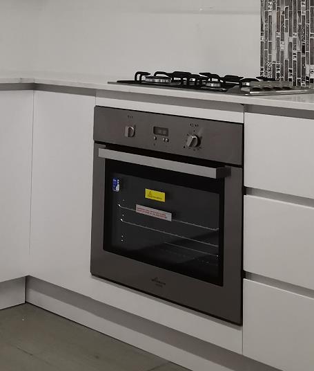 600*574*740mm White Floor Microwave Cabinet