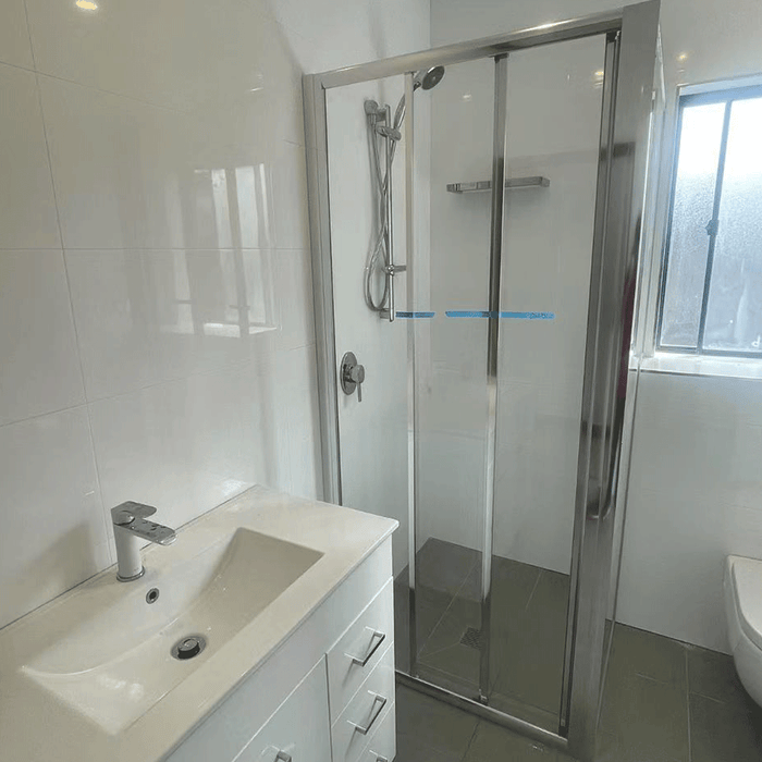 830-1030mm 6mm Tempered Glass L Shape 3 Panels Sliding Door Chrome Framed Shower Screens