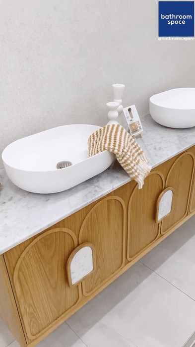 600-1800*460*550mm Laguna Natural American Oak High Moisture Resistant Plywood Wall Hung Vanity